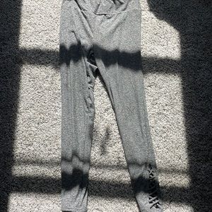 No boundaries brand leggings